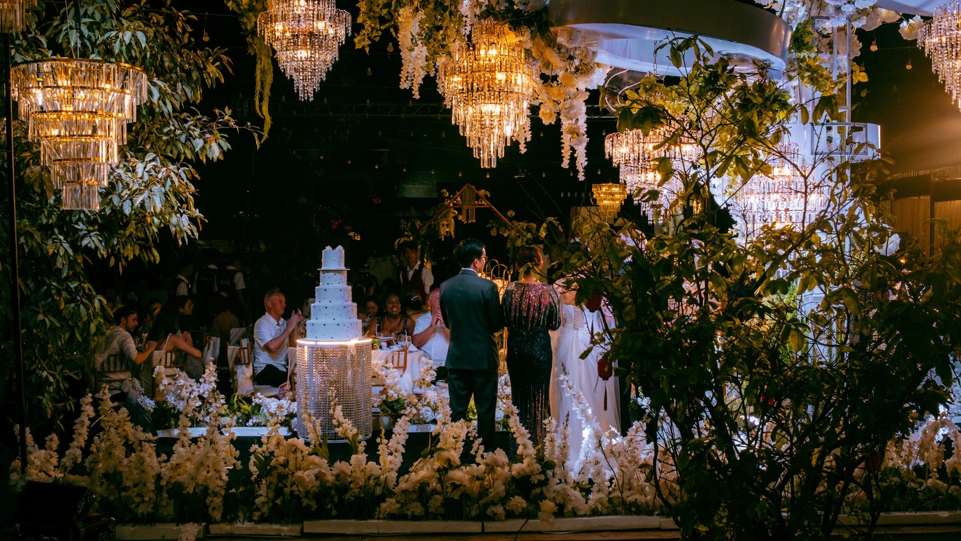 THE DECOR